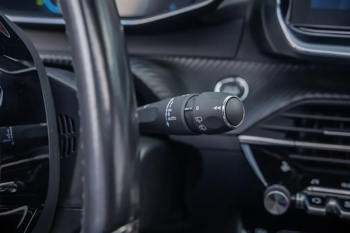 EV GT Pack 50 kWh | (Elektrisch) panorama-dak | Cruise adaptief | Camera | Apple Carplay/Android Auto | Lederen/alcantara bekleding | Stoel verwarming | Keyless | Digitaal dashboard | Achter