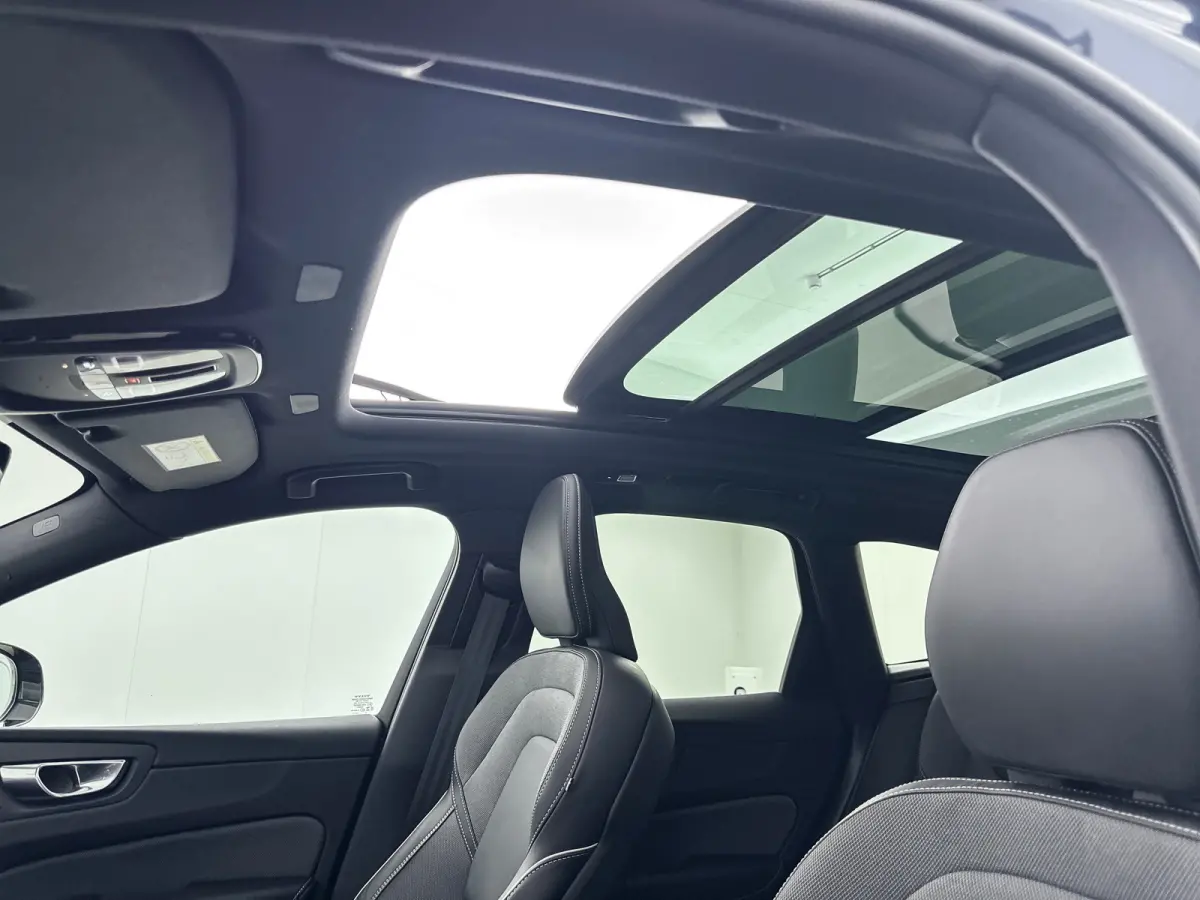 T6 Recharge Plus Dark | 21" | Trekhaak | Harman Kardon | 360 Camera | Elektr. verst. Sportstoelen | Panoramadak | Adaptieve Cruise | BLIS