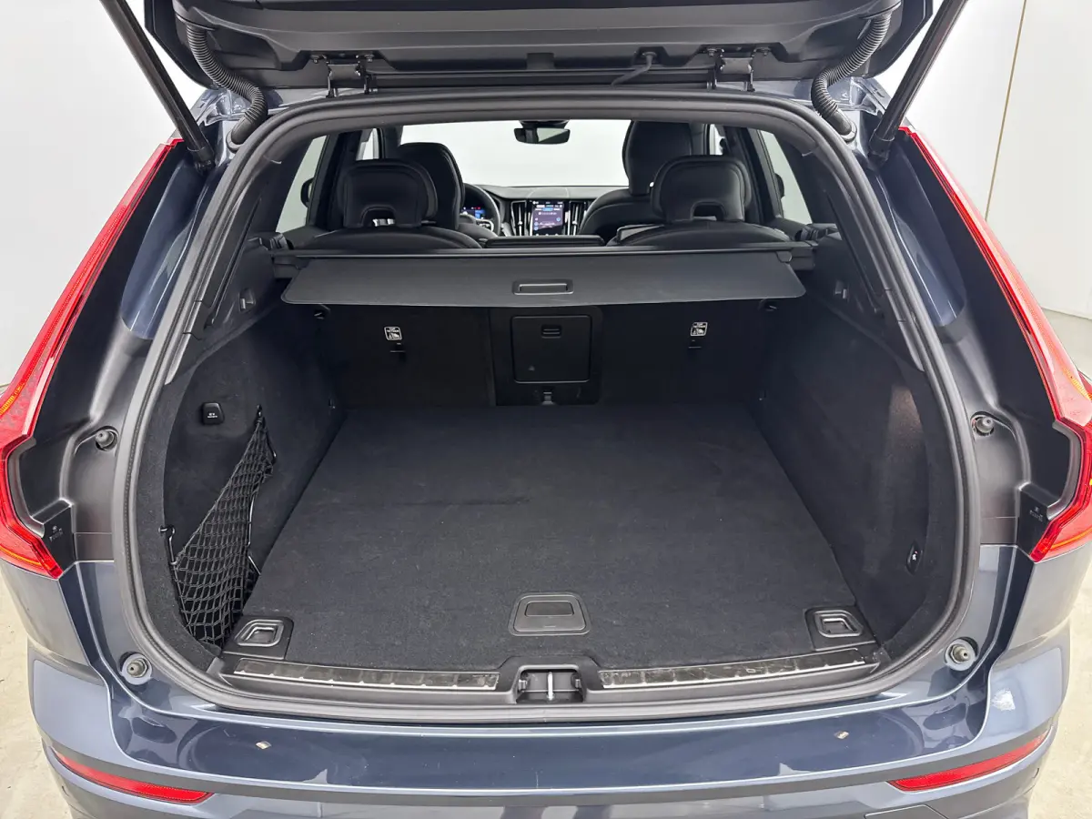 T6 Recharge Plus Dark | 21" | Trekhaak | Harman Kardon | 360 Camera | Elektr. verst. Sportstoelen | Panoramadak | Adaptieve Cruise | BLIS