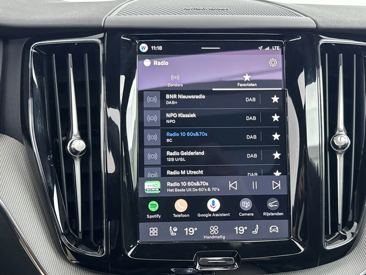 T6 Recharge Plus Dark | 21" | Trekhaak | Harman Kardon | 360 Camera | Elektr. verst. Sportstoelen | Panoramadak | Adaptieve Cruise | BLIS