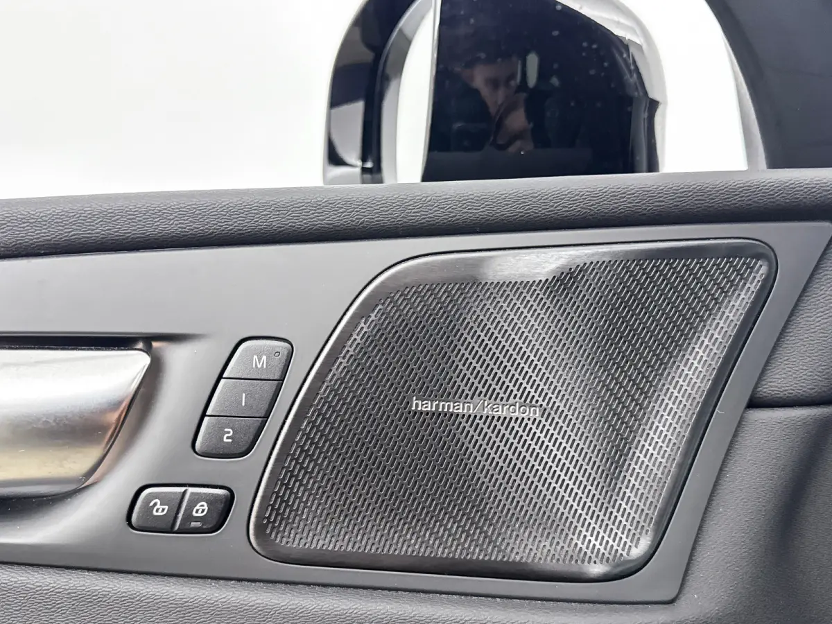T6 Recharge Plus Dark | 21" | Trekhaak | Harman Kardon | 360 Camera | Elektr. verst. Sportstoelen | Panoramadak | Adaptieve Cruise | BLIS