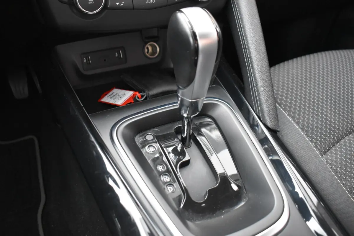 1.2 TCe ECC LMV NAVI TREKHAAK CRUISE