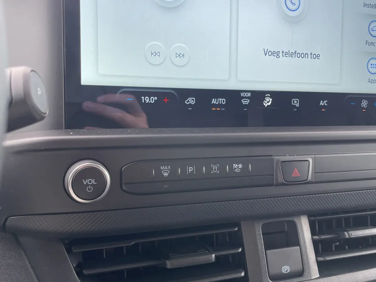 320 L1H1 Limited 71 kWh | Cruise Control | Camera | CarPlay | Bluetooth |