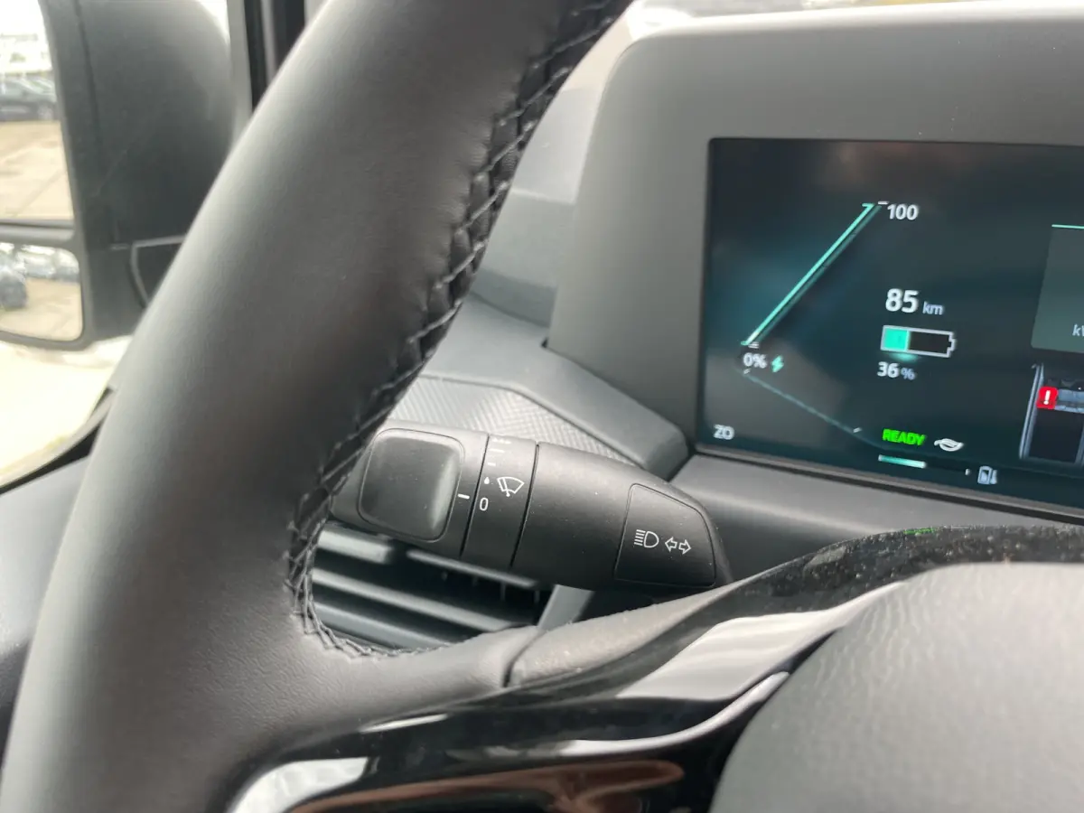 320 L1H1 Limited 71 kWh | Cruise Control | Camera | CarPlay | Bluetooth |