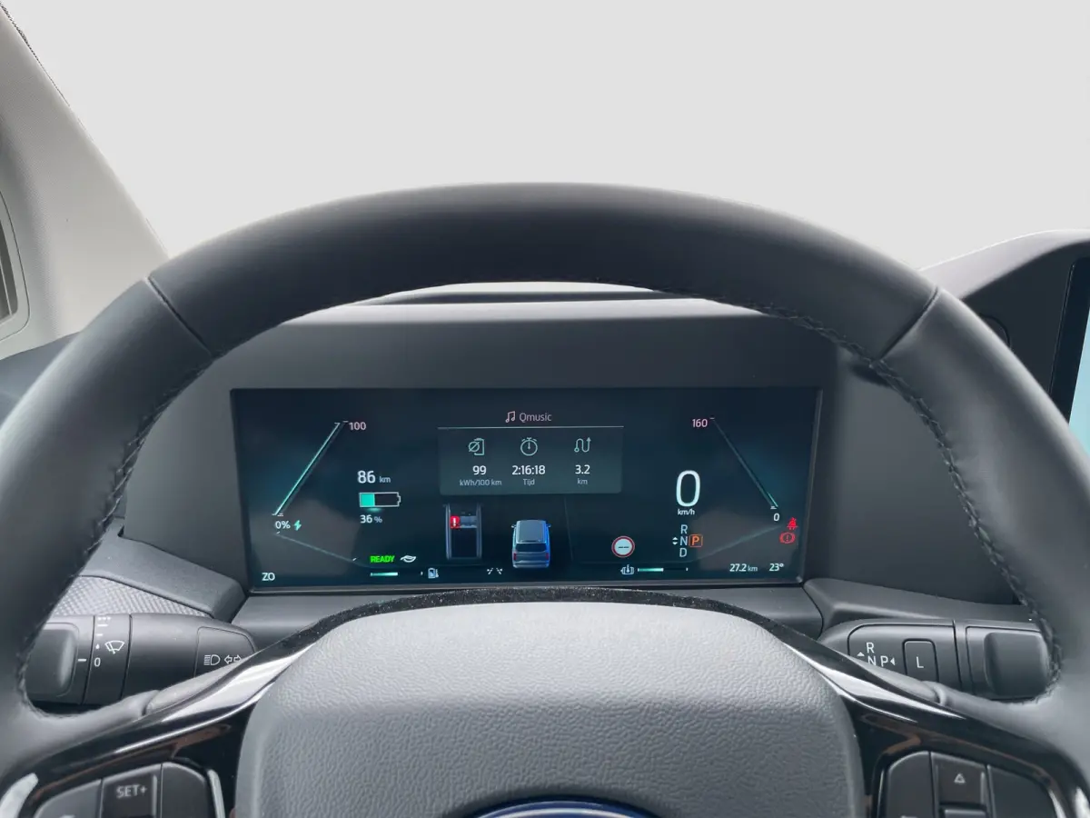 320 L1H1 Limited 71 kWh | Cruise Control | Camera | CarPlay | Bluetooth |