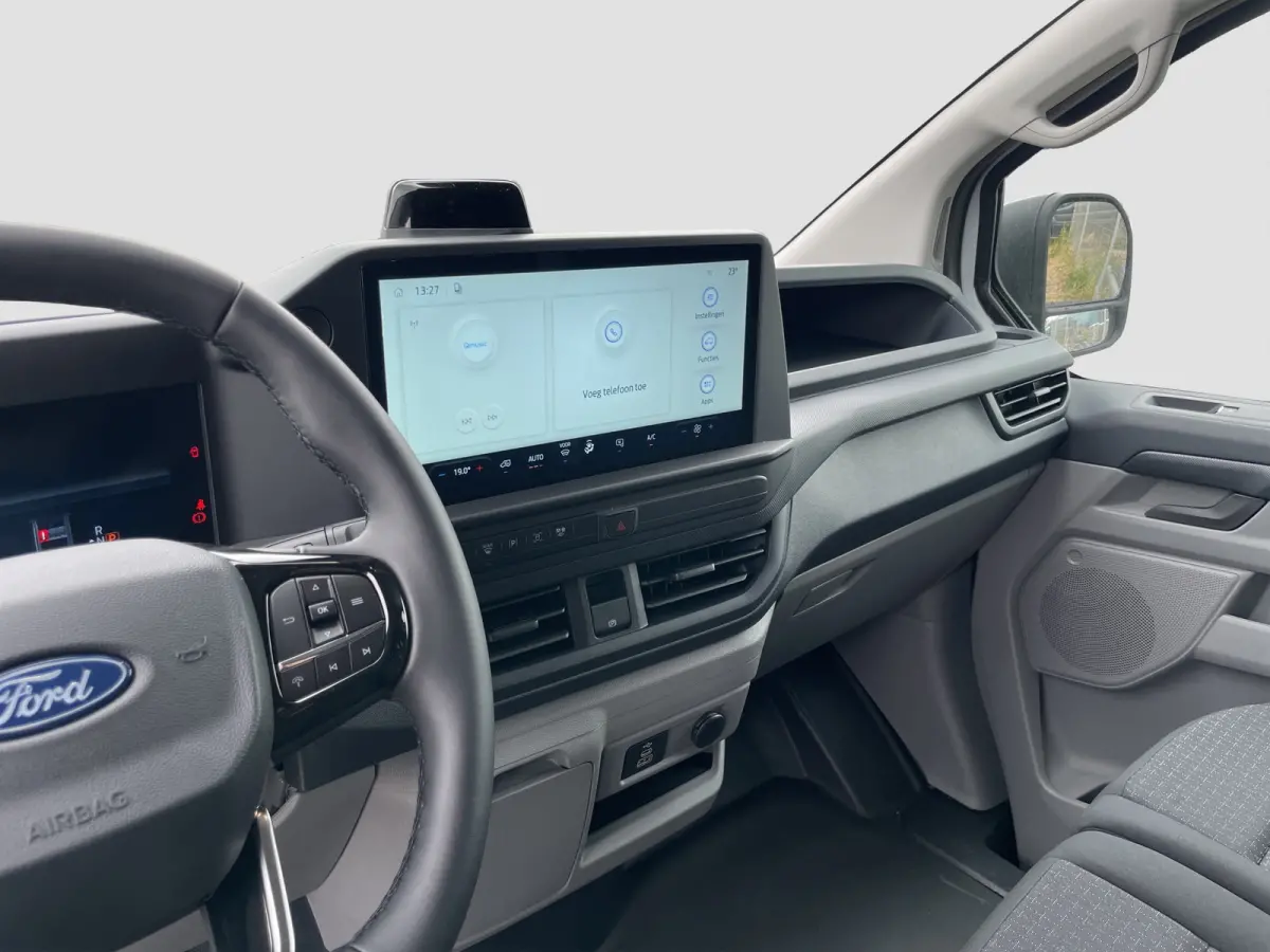 320 L1H1 Limited 71 kWh | Cruise Control | Camera | CarPlay | Bluetooth |