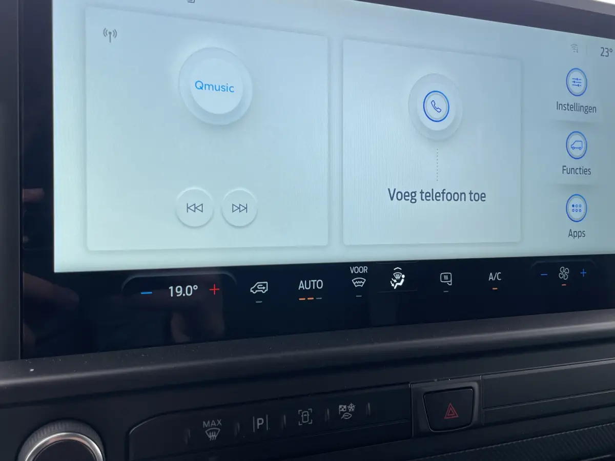 320 L1H1 Limited 71 kWh | Cruise Control | Camera | CarPlay | Bluetooth |