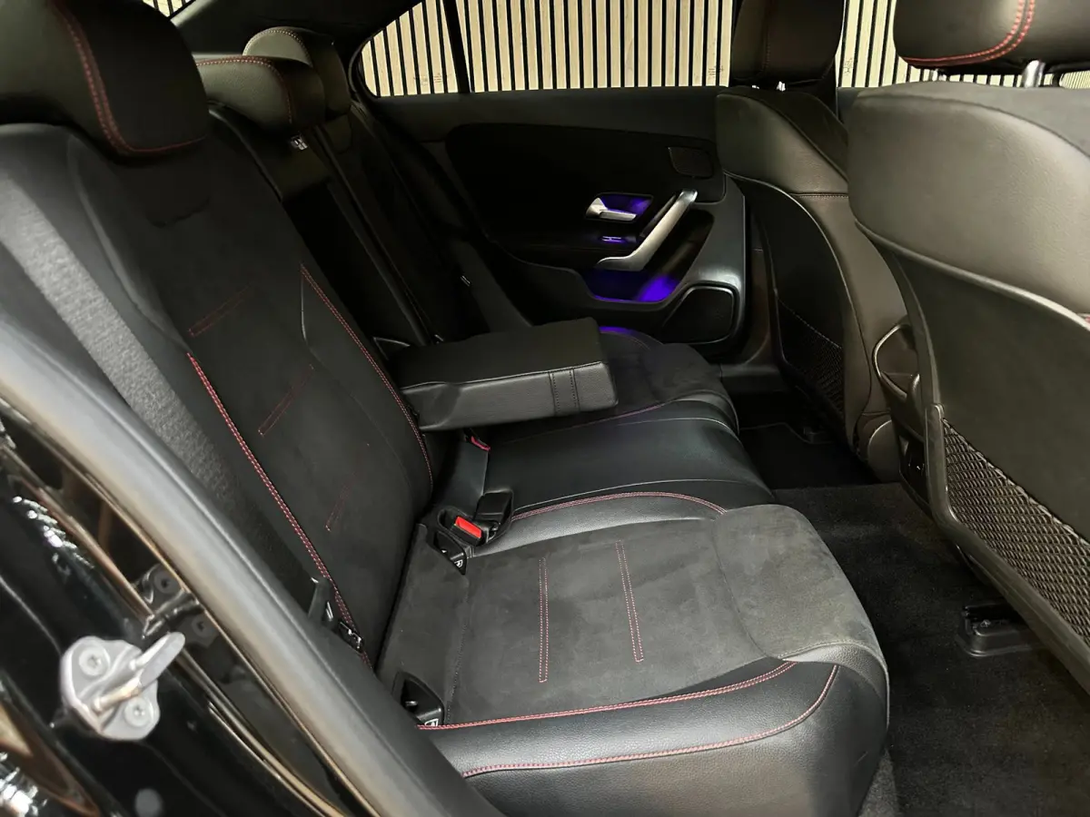 200 AMG Line - Pano - Ambiance - ACC