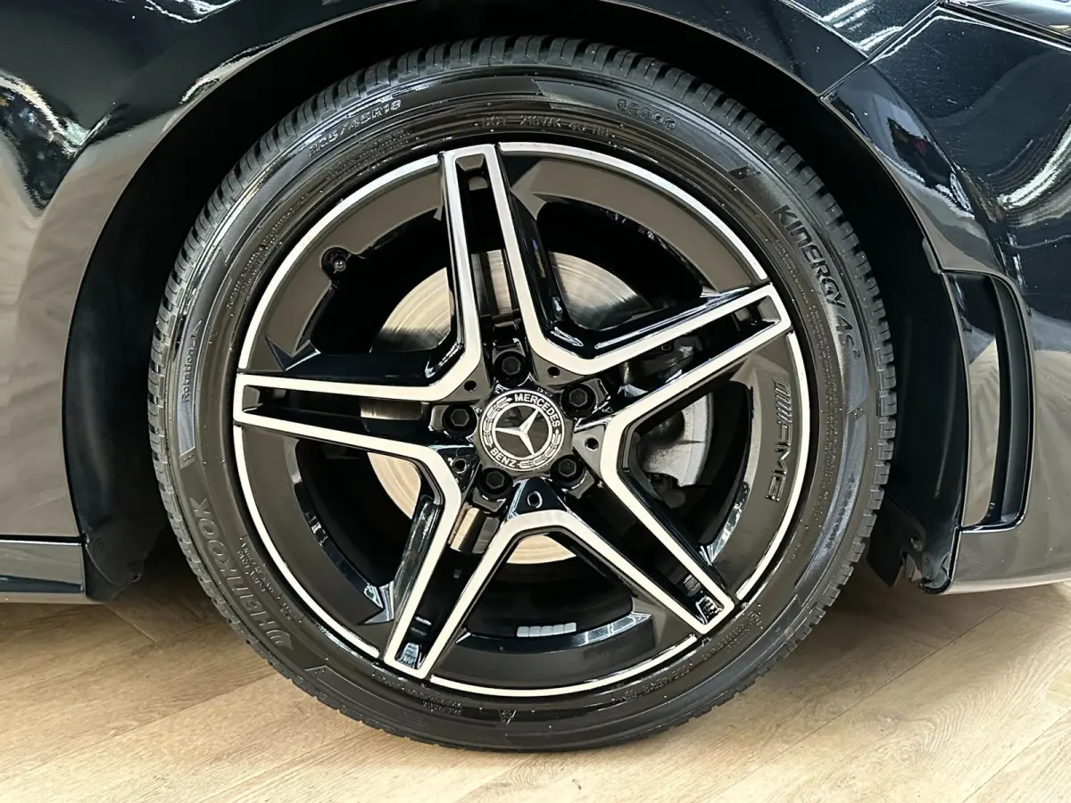 200 AMG Line - Pano - Ambiance - ACC