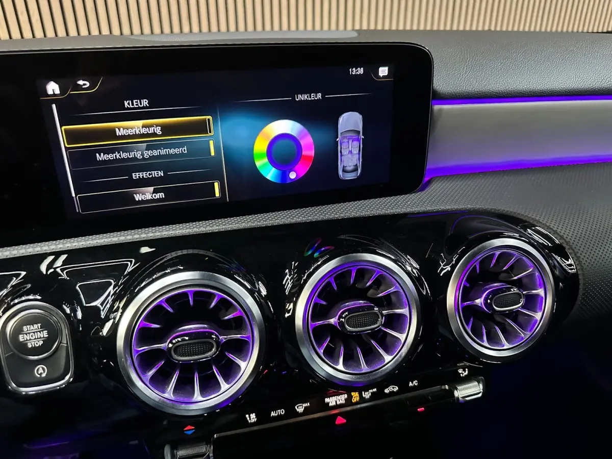 200 AMG Line - Pano - Ambiance - ACC