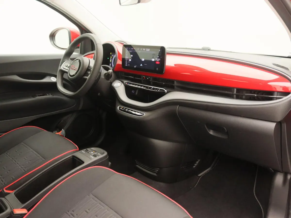 RED 24 kWh | Navigatie | Climate Control | 1e eigenaar ! |