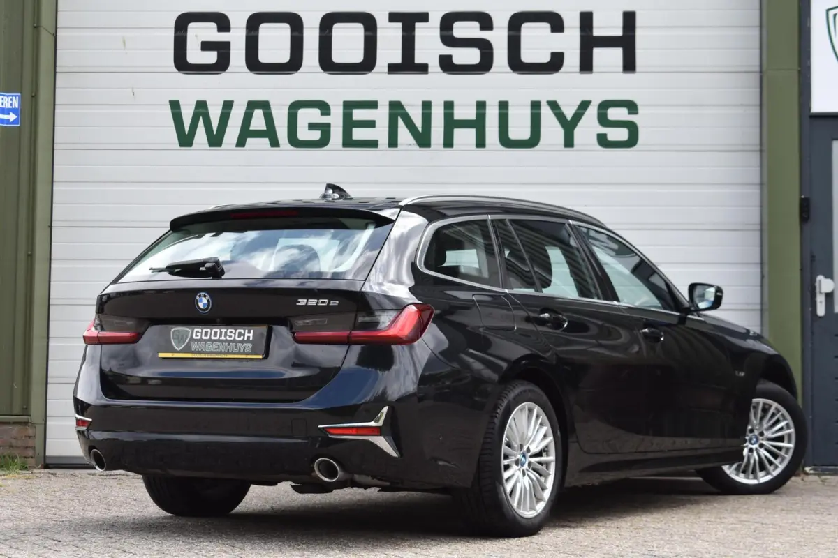 320e | Trekhaak | Stoelverwarming | Leder |