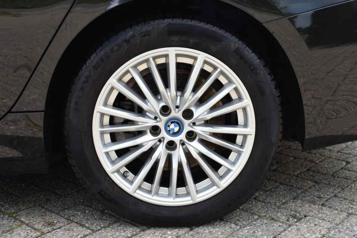 320e | Trekhaak | Stoelverwarming | Leder |