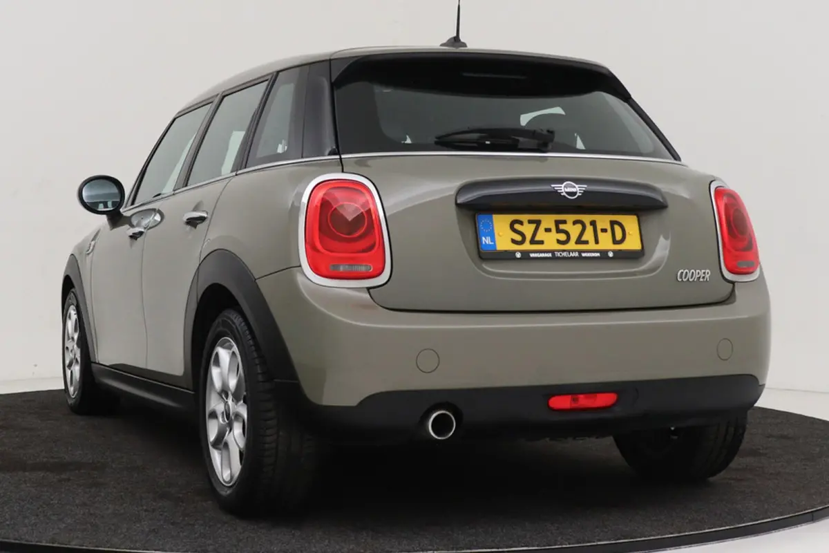 1.5 Cooper Salt | Airco | Org NL | Dealer Ond. | Cruise Control | CarPlay | Navigatie |