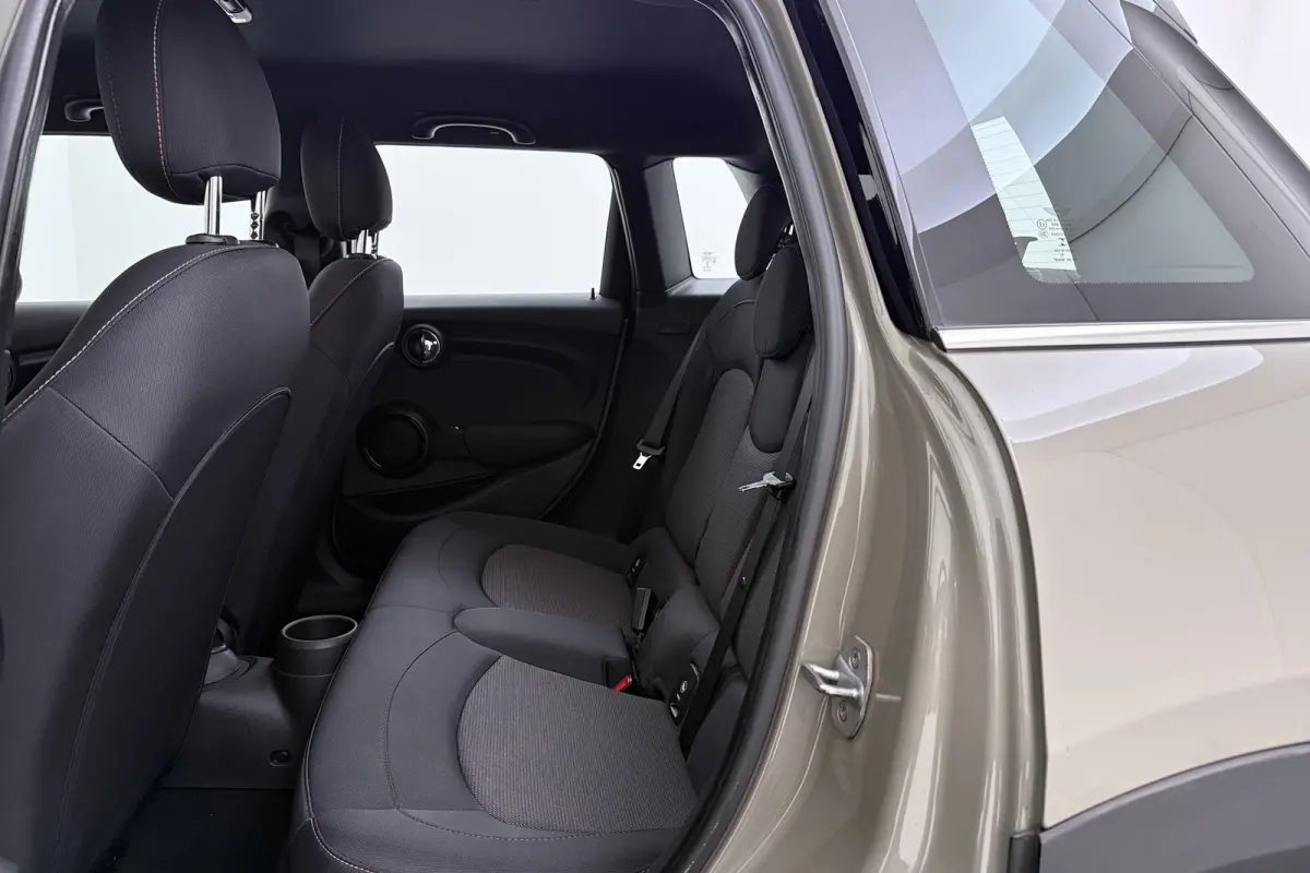 1.5 Cooper Salt | Airco | Org NL | Dealer Ond. | Cruise Control | CarPlay | Navigatie |