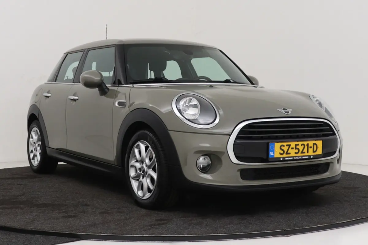 1.5 Cooper Salt | Airco | Org NL | Dealer Ond. | Cruise Control | CarPlay | Navigatie |