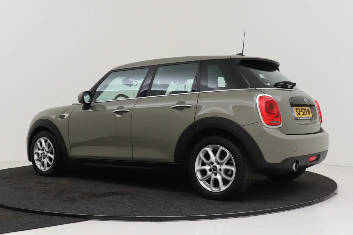 1.5 Cooper Salt | Airco | Org NL | Dealer Ond. | Cruise Control | CarPlay | Navigatie |