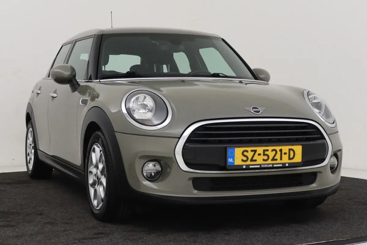 1.5 Cooper Salt | Airco | Org NL | Dealer Ond. | Cruise Control | CarPlay | Navigatie |