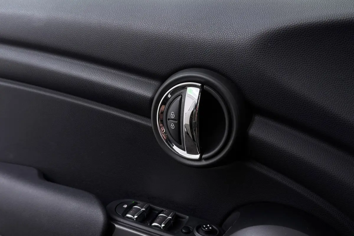 1.5 Cooper Salt | Airco | Org NL | Dealer Ond. | Cruise Control | CarPlay | Navigatie |