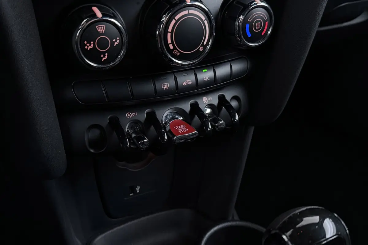 1.5 Cooper Salt | Airco | Org NL | Dealer Ond. | Cruise Control | CarPlay | Navigatie |