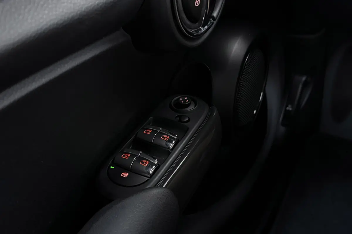 1.5 Cooper Salt | Airco | Org NL | Dealer Ond. | Cruise Control | CarPlay | Navigatie |