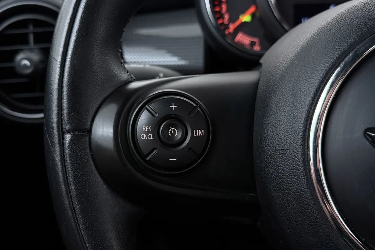 1.5 Cooper Salt | Airco | Org NL | Dealer Ond. | Cruise Control | CarPlay | Navigatie |