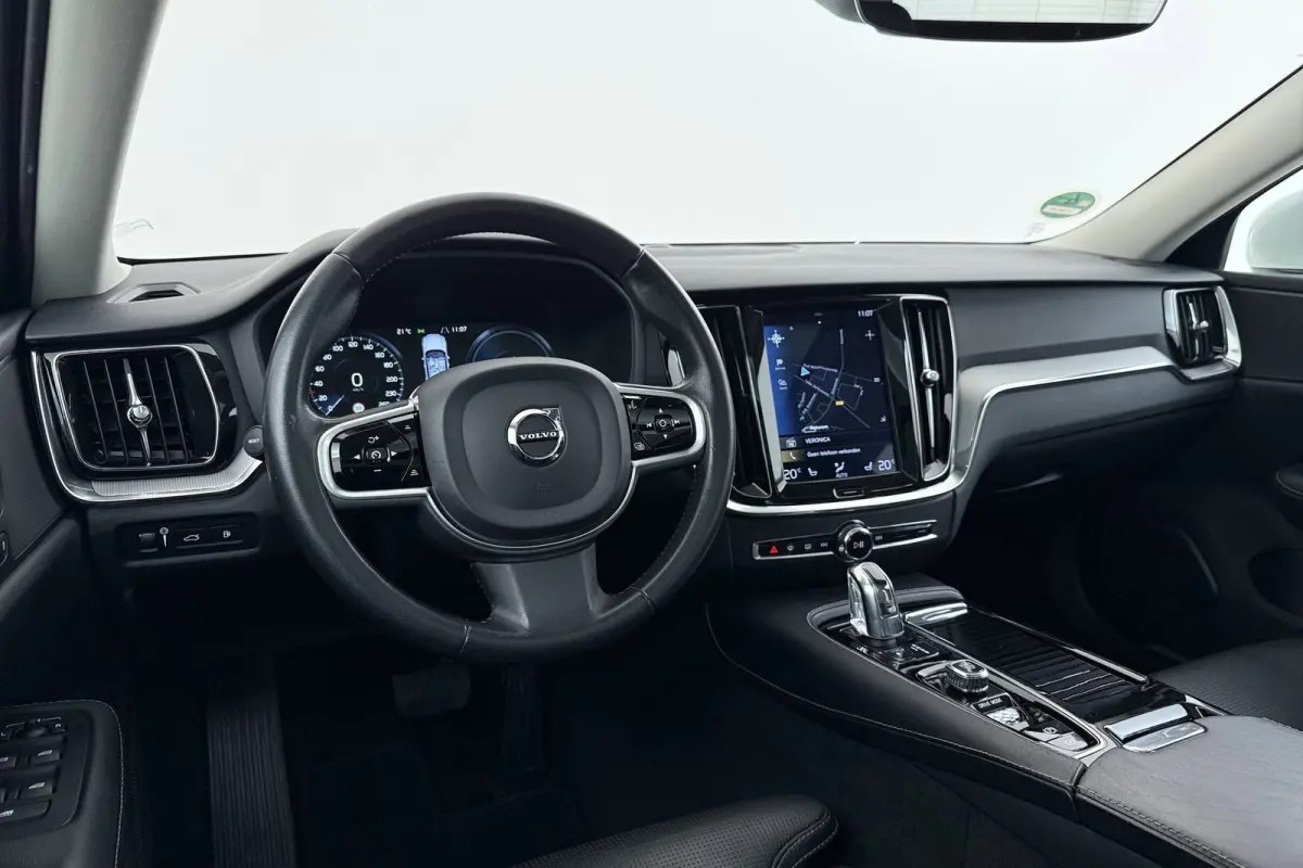 2.0 T8 Twin Engine AWD Inscription | Panoramadak | CarPlay | Stoelventilatie & Verwarming | Memory | Pilot assist | PDC