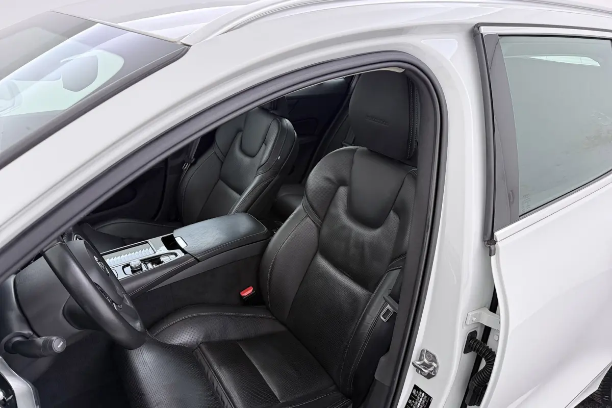 2.0 T8 Twin Engine AWD Inscription | Panoramadak | CarPlay | Stoelventilatie & Verwarming | Memory | Pilot assist | PDC