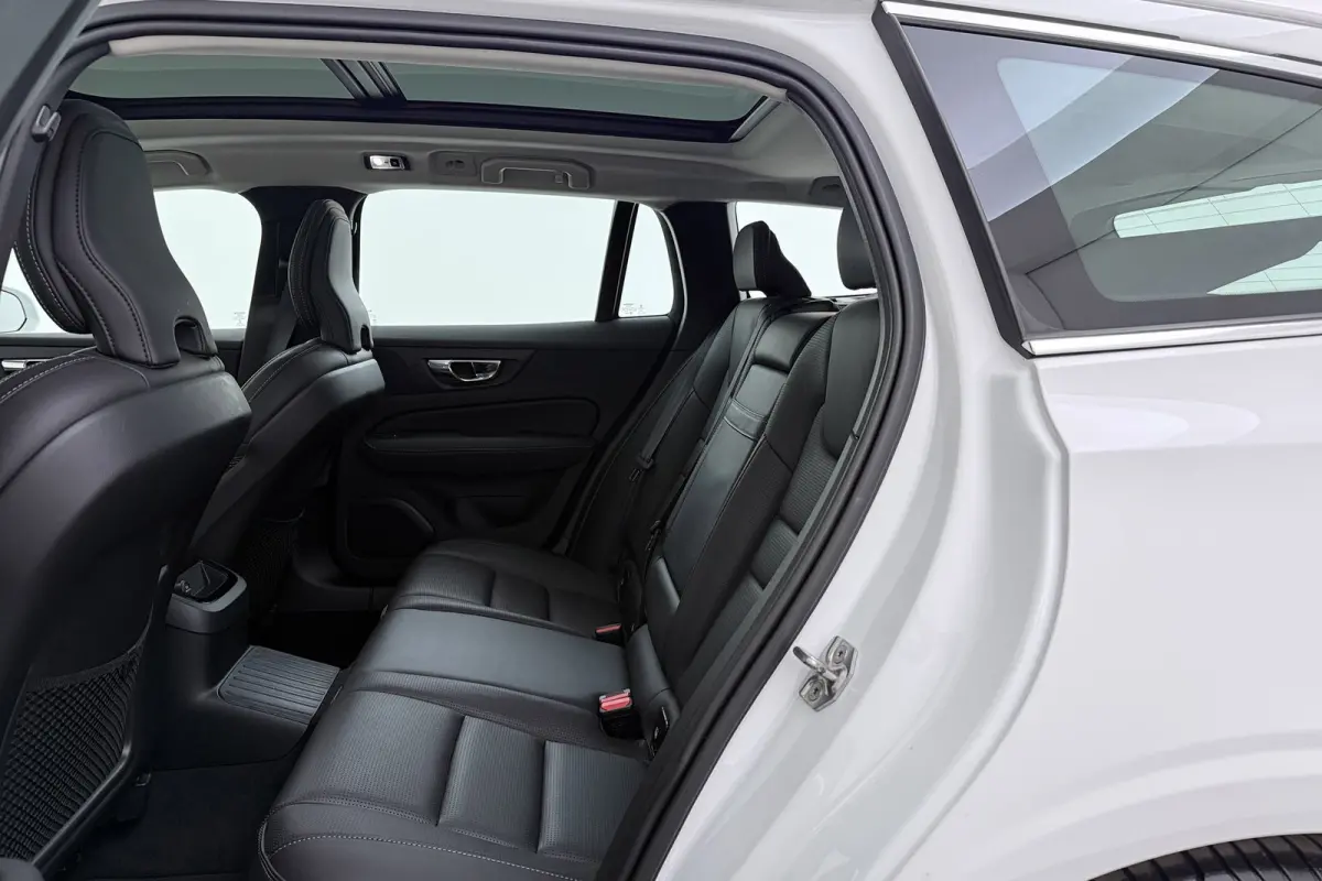 2.0 T8 Twin Engine AWD Inscription | Panoramadak | CarPlay | Stoelventilatie & Verwarming | Memory | Pilot assist | PDC