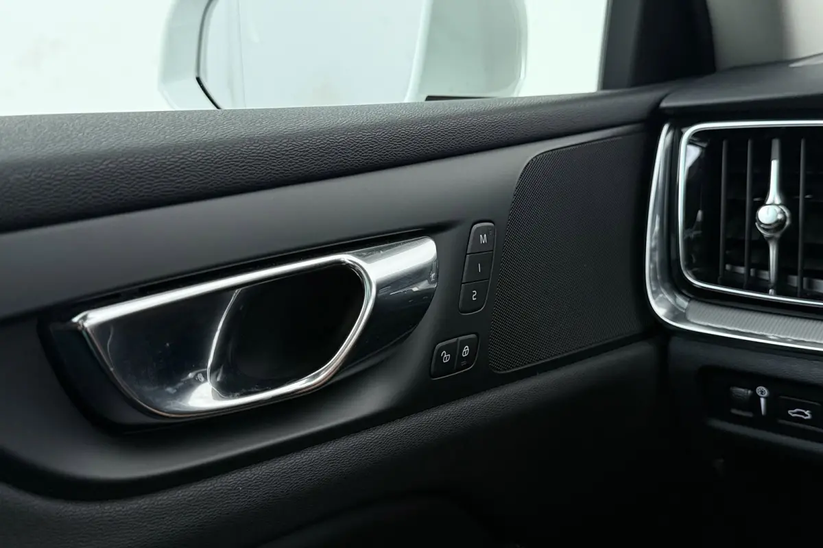 2.0 T8 Twin Engine AWD Inscription | Panoramadak | CarPlay | Stoelventilatie & Verwarming | Memory | Pilot assist | PDC