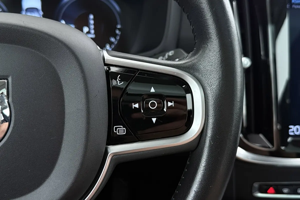 2.0 T8 Twin Engine AWD Inscription | Panoramadak | CarPlay | Stoelventilatie & Verwarming | Memory | Pilot assist | PDC