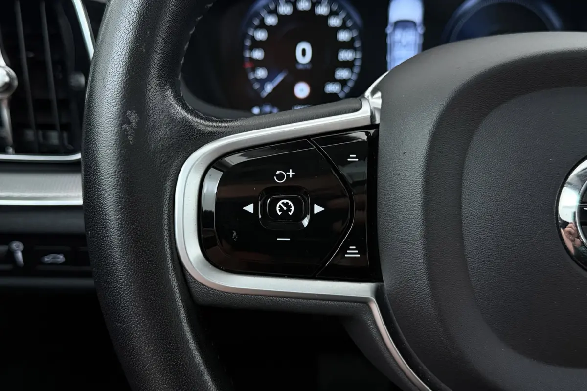 2.0 T8 Twin Engine AWD Inscription | Panoramadak | CarPlay | Stoelventilatie & Verwarming | Memory | Pilot assist | PDC