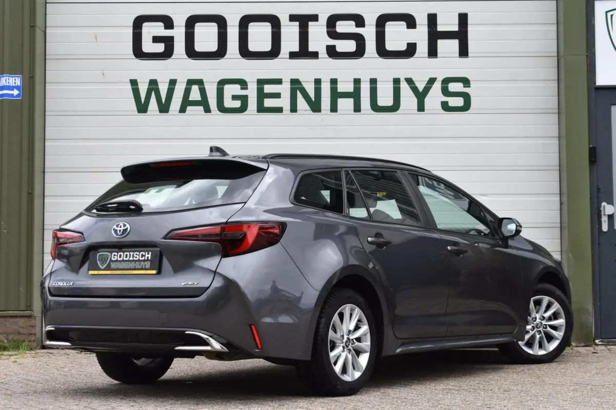 Hybrid 140 Active | Carplay | Camera | Climate Control |