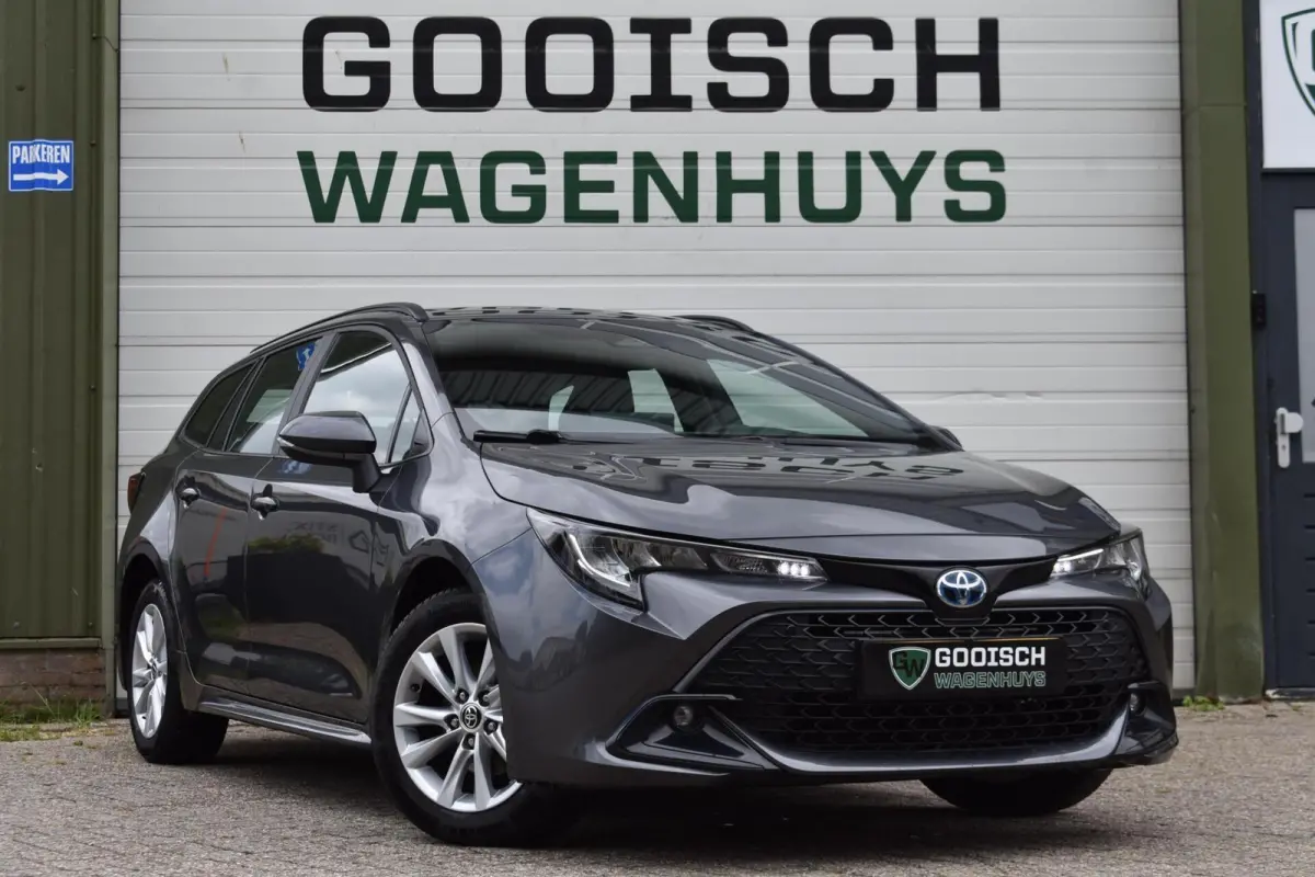 Hybrid 140 Active | Carplay | Camera | Climate Control |