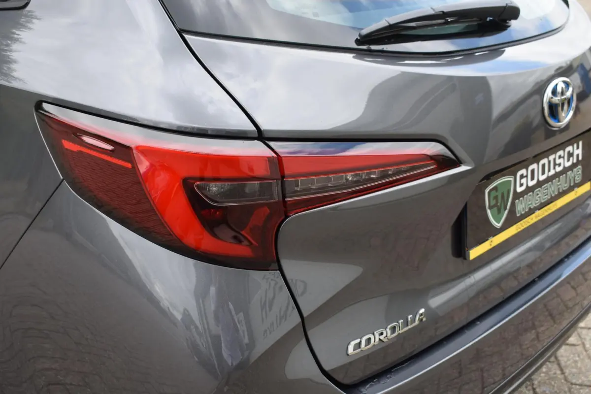Hybrid 140 Active | Carplay | Camera | Climate Control |