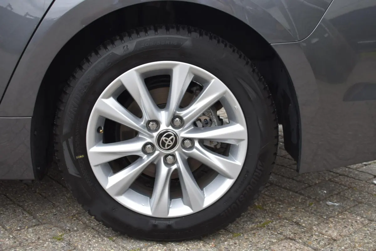 Hybrid 140 Active | Carplay | Camera | Climate Control |