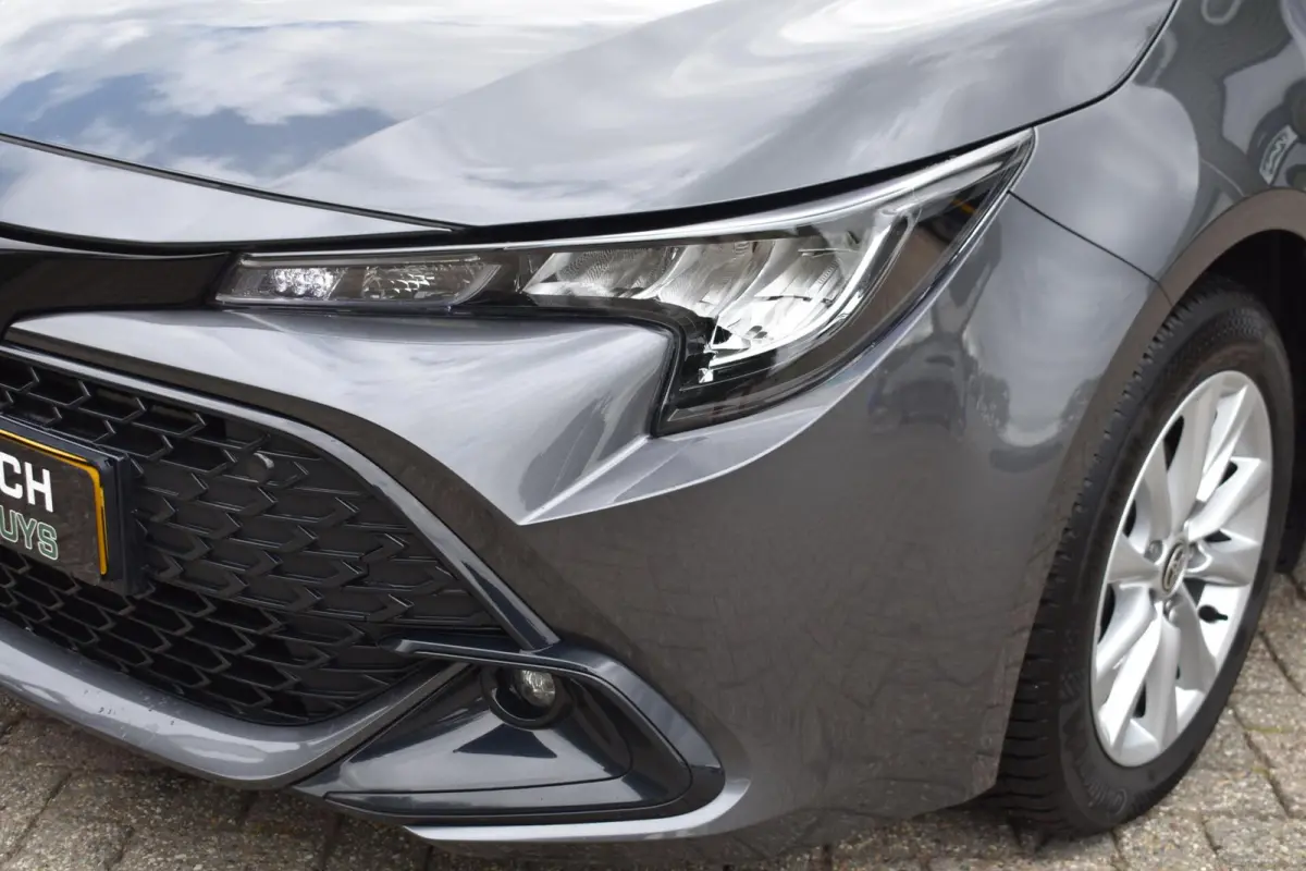 Hybrid 140 Active | Carplay | Camera | Climate Control |