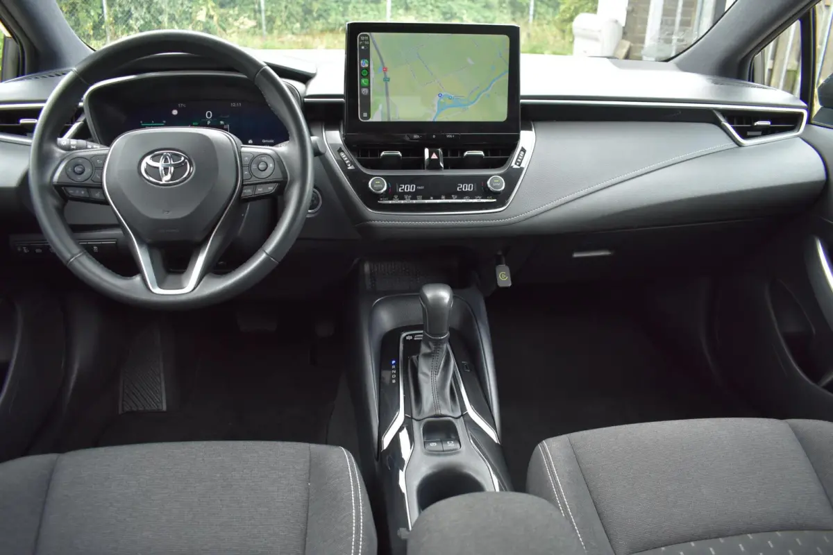 Hybrid 140 Active | Carplay | Camera | Climate Control |