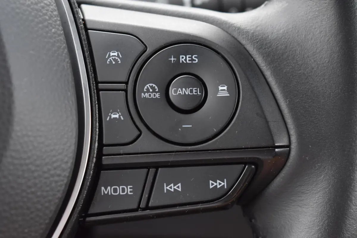 Hybrid 140 Active | Carplay | Camera | Climate Control |