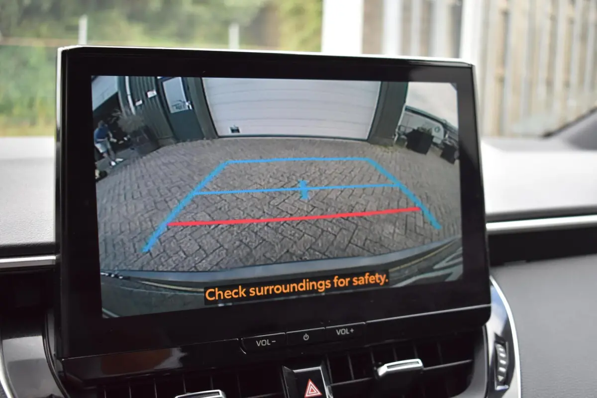 Hybrid 140 Active | Carplay | Camera | Climate Control |