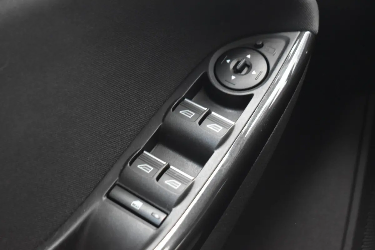 1.5 TDCI ECC LMV NAVI TREKHAAK