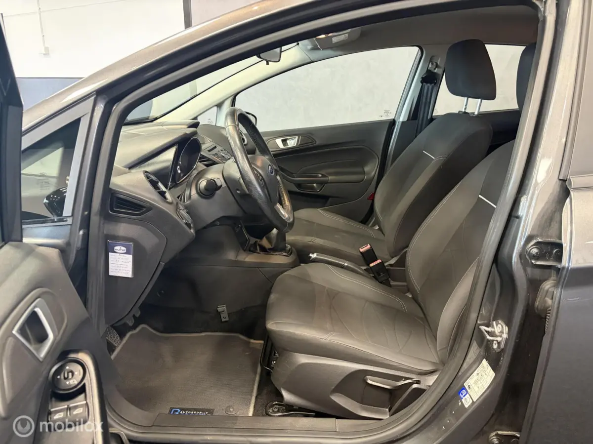 1.0 Style Ultimate 5 DEURS / AIRCO / CRUISE / LMV