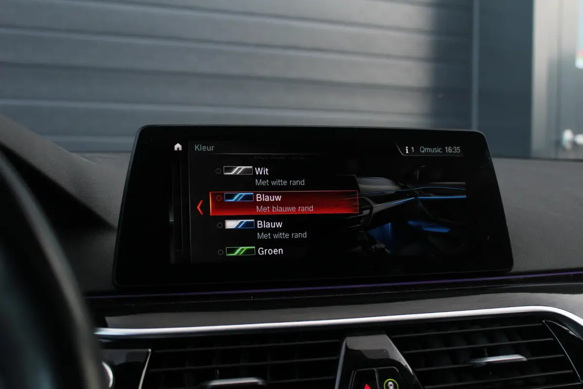 540i xDrive M-Sport High Executive | Panorama Dak | Comfort Stoelen | Trekhaak | HUD