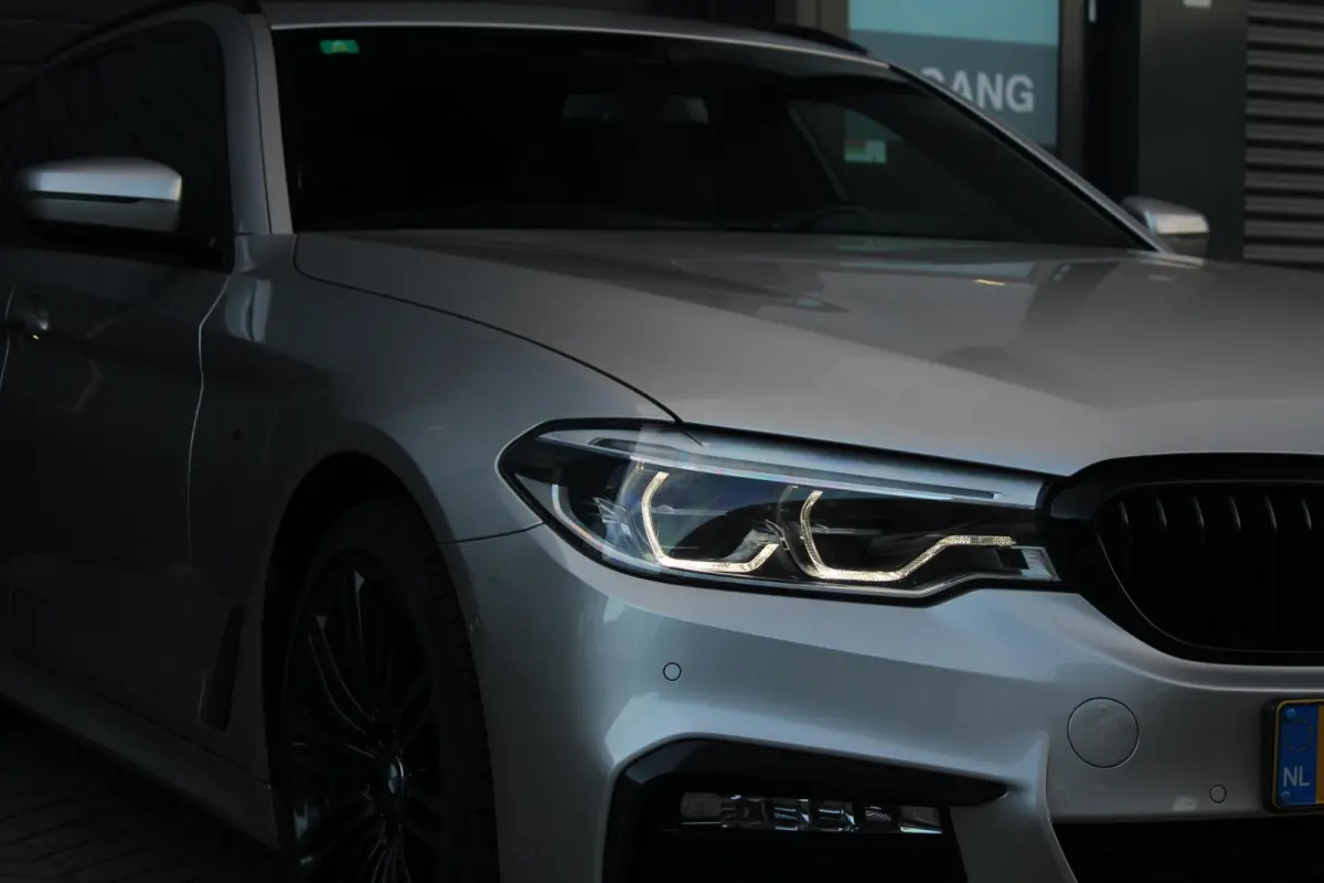 540i xDrive M-Sport High Executive | Panorama Dak | Comfort Stoelen | Trekhaak | HUD