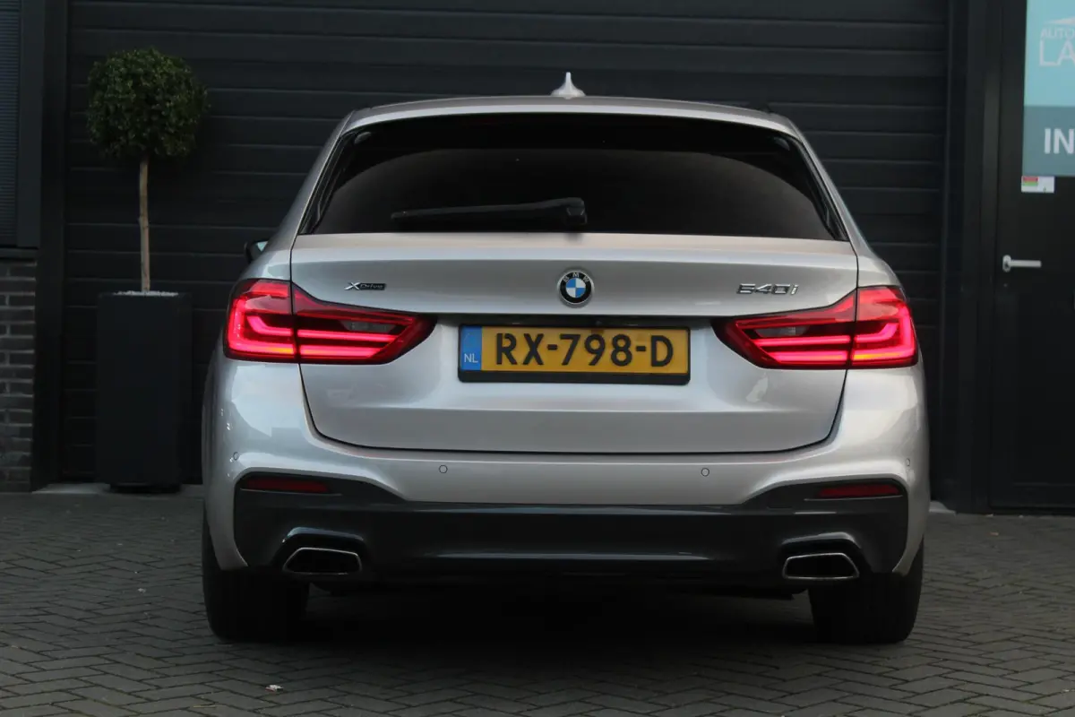 540i xDrive M-Sport High Executive | Panorama Dak | Comfort Stoelen | Trekhaak | HUD