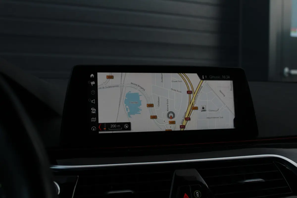 540i xDrive M-Sport High Executive | Panorama Dak | Comfort Stoelen | Trekhaak | HUD