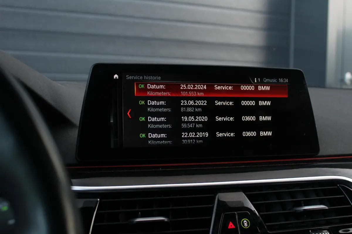 540i xDrive M-Sport High Executive | Panorama Dak | Comfort Stoelen | Trekhaak | HUD