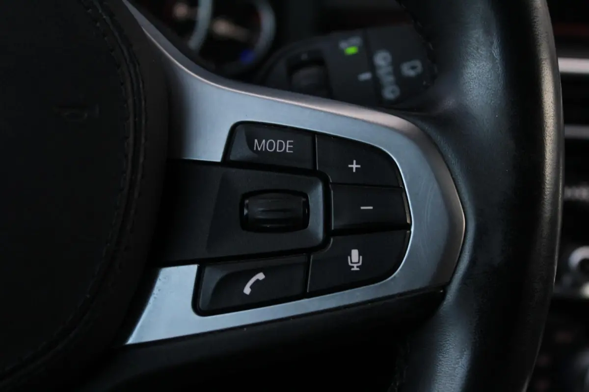 540i xDrive M-Sport High Executive | Panorama Dak | Comfort Stoelen | Trekhaak | HUD