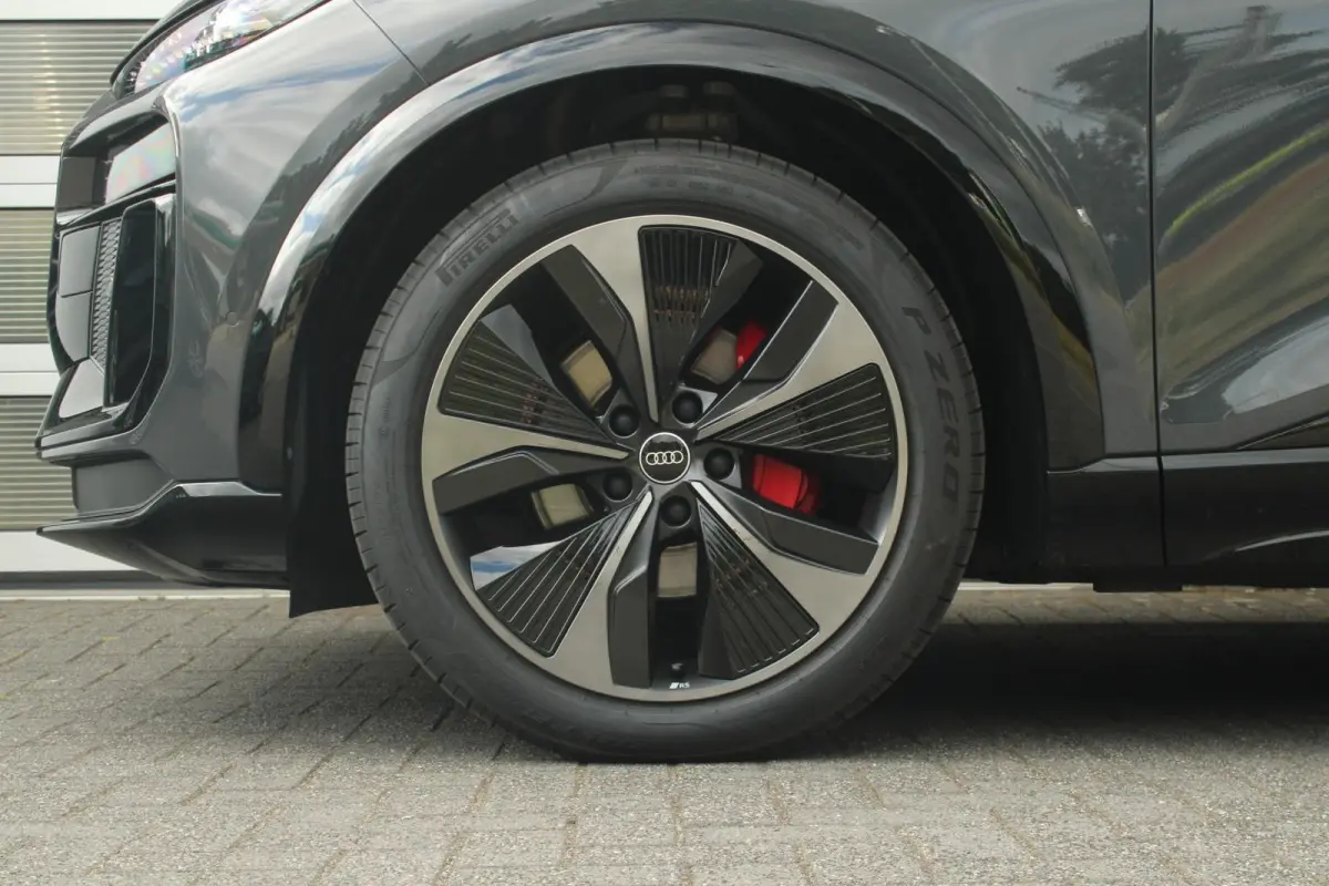 388pk quattro S edition 100kWh | Trekhaak | Luchtvering | Panoramadak  | Bang & Olufsen Premium 3D | Stoelverwarming Voor & Achter | Bijrijdersscherm