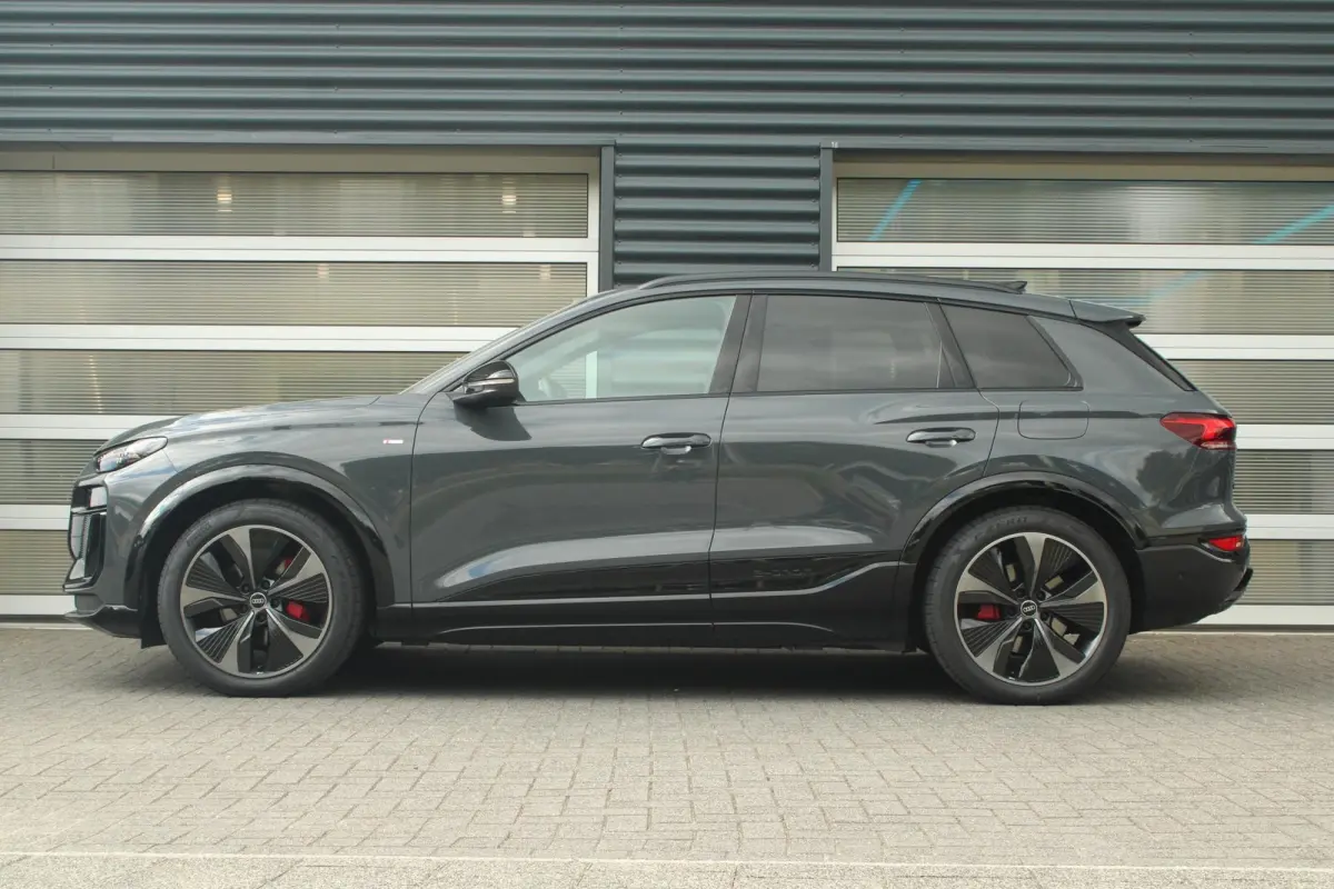 388pk quattro S edition 100kWh | Trekhaak | Luchtvering | Panoramadak  | Bang & Olufsen Premium 3D | Stoelverwarming Voor & Achter | Bijrijdersscherm